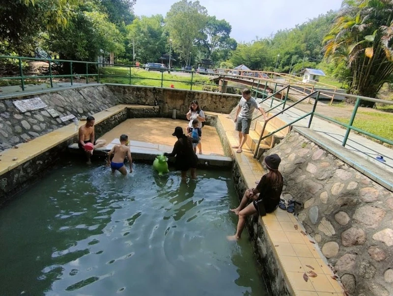 Image of Kerling Hot Spring